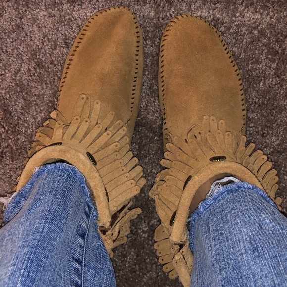 Minnetonka ankle bootie - Picture 2 of 4